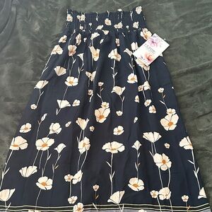 Chic Floral A-Line Skirt in Black and White